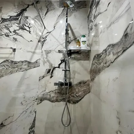 Flat 86 - Explore The Heart Of * Tirana